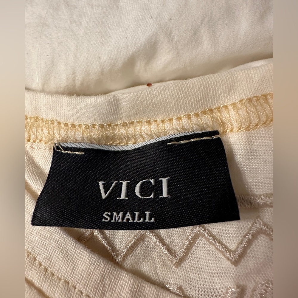 Vici Cream Lace Vienna Top - NWOT - Size S (oversized) - Picture 8 of 11